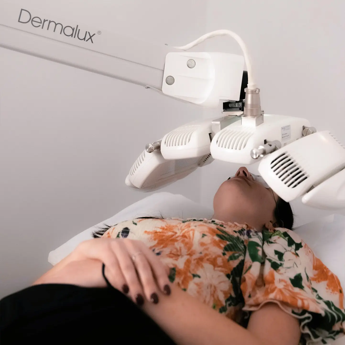 Θεραπεία dermalux Σέρρες Δερματολόγος Ζαπάρας Νίκος
